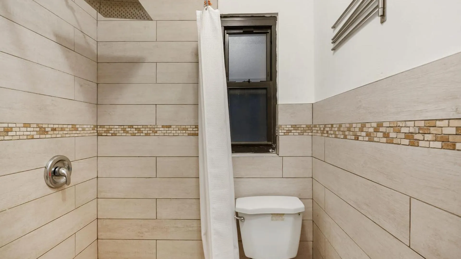 428-2W Newly Furnished 2Br Sleeps 5 Prime Location Apartment New York