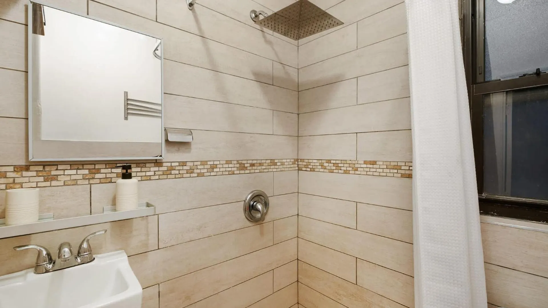 428-2W Newly Furnished 2Br Sleeps 5 Prime Location Apartment New York United States