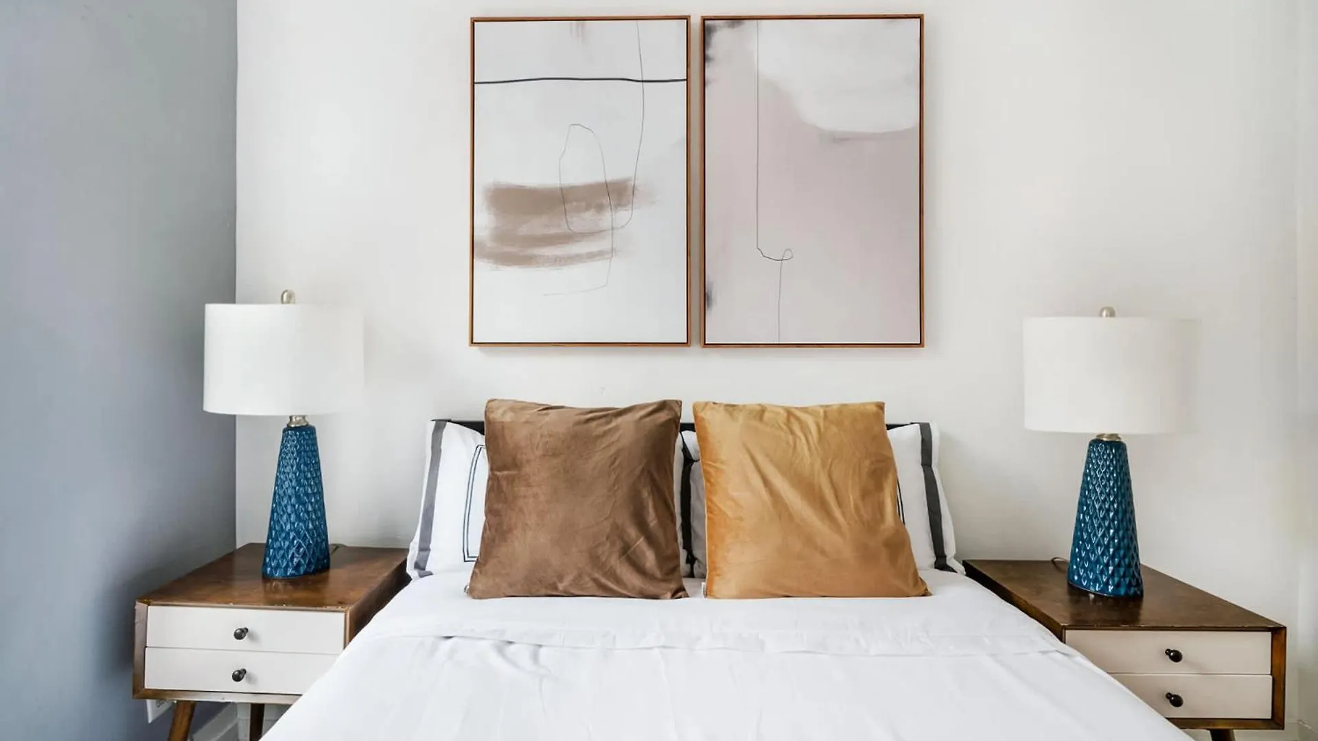 428-2W Newly Furnished 2Br Sleeps 5 Prime Location Apartment New York
