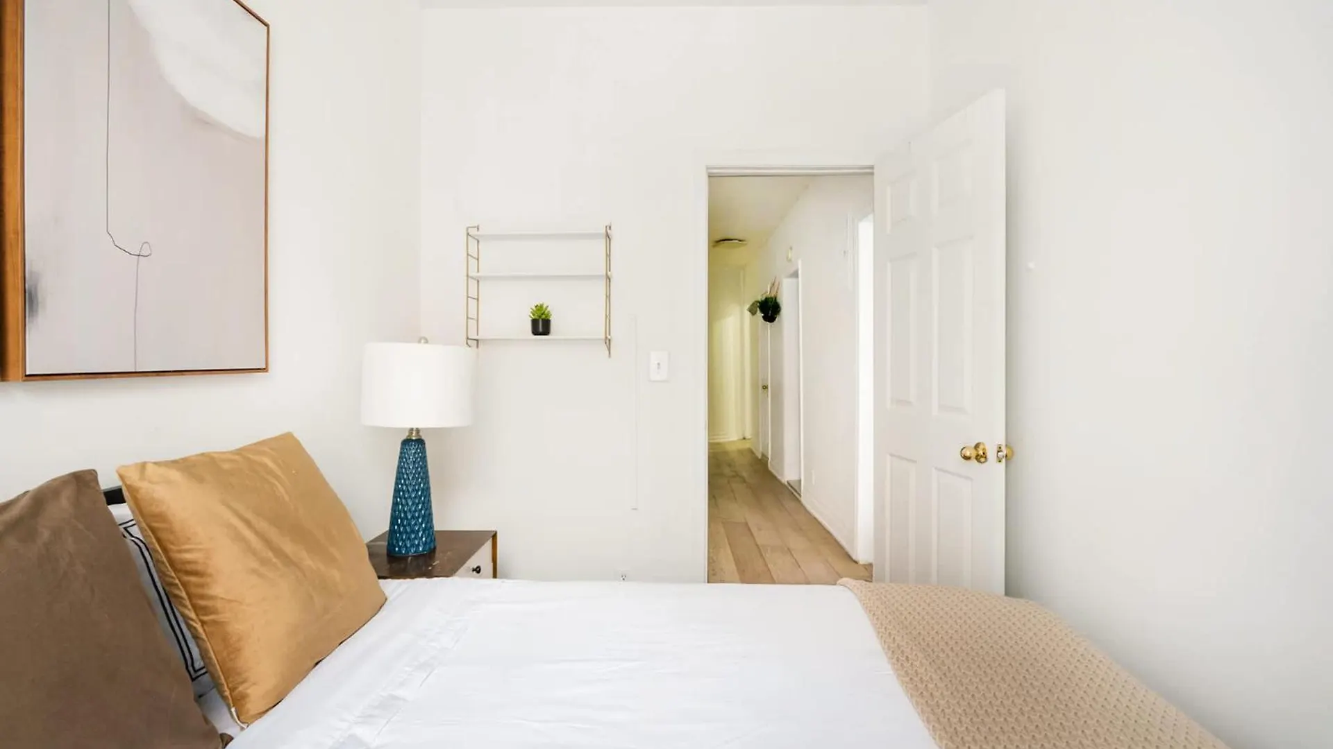 428-2W Newly Furnished 2Br Sleeps 5 Prime Location Apartment New York United States