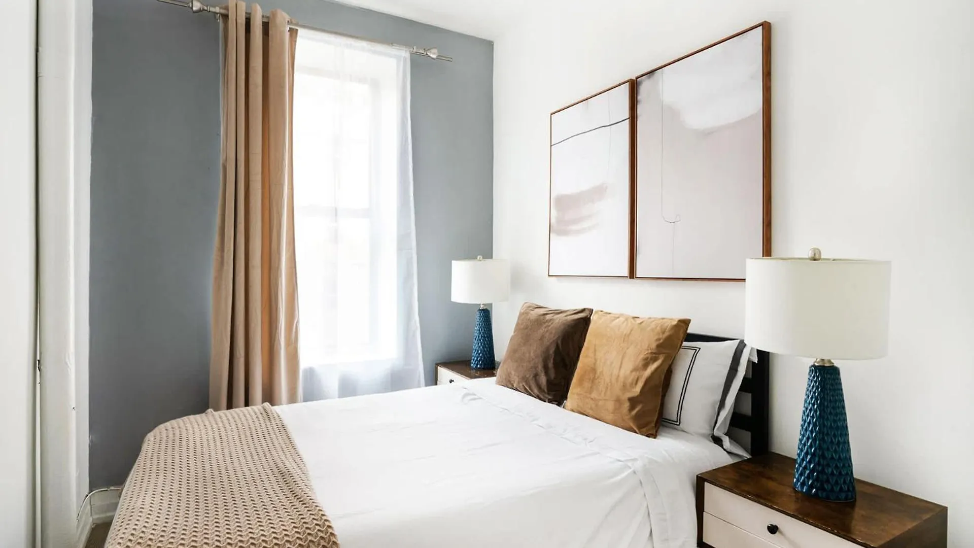 428-2W Newly Furnished 2Br Sleeps 5 Prime Location Apartment New York