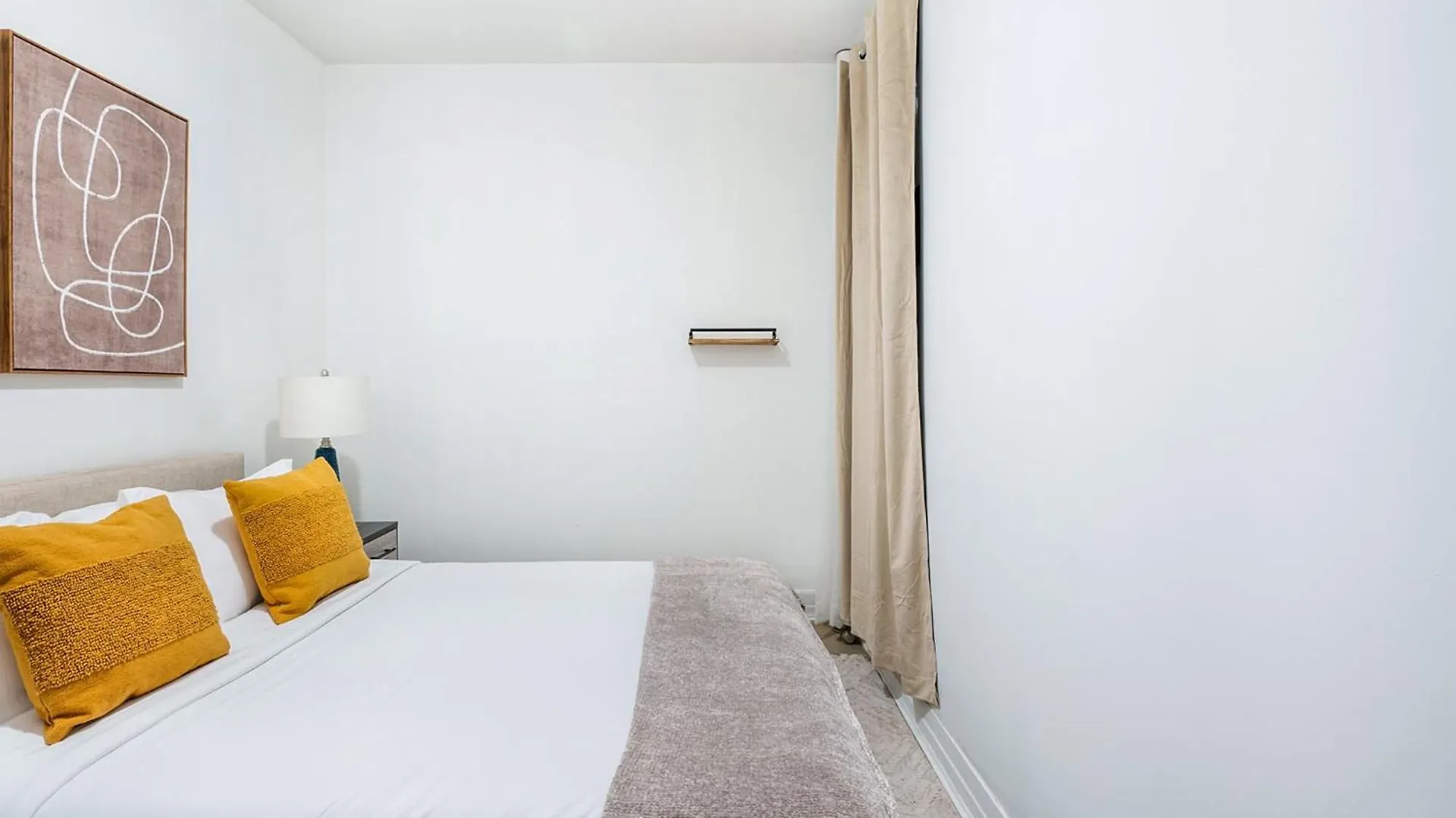 428-2W Newly Furnished 2Br Sleeps 5 Prime Location Apartment New York